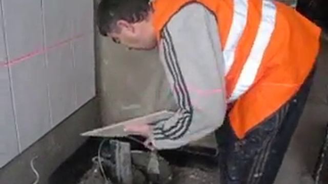 Укладка керамической плитки KERAMA MARAZZI с разметкой стен лазерным уровнем смотреть онлайн