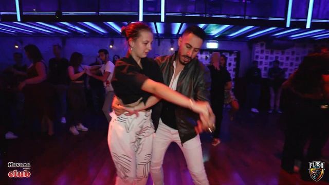 Caramelo - DJ Tronky & Marco Puma [Or y Liza] @Sensual Bachata Dance смотреть онлайн