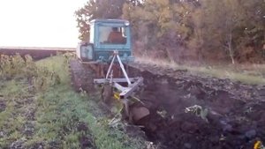 ДТ - 75  идёт как по маслу )