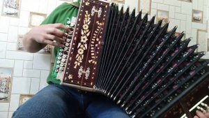 Самая звонкая гармонь, любительская, си-бемоль мажор.
