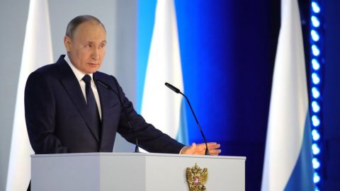 Прямая трансляция пленарного заседания ПМЭФ с участием Владимира Путина