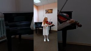 Гиль София, младшая группа, скрипка,  ГУО"Островецкая ДШИ", К. М Вебер "Хор охотников"
