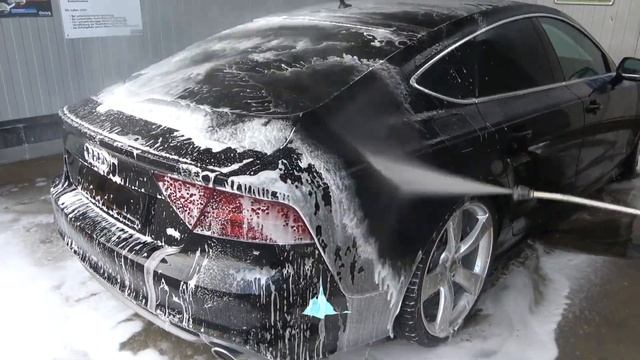 Макс научился мыть машину! Видео для детей Funny kids смотреть онлайн