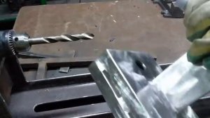 Токарный станок по дереву своими руками. Из дрели. Wood lathe with drill. Процесс изготовления.