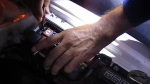 How to replace the ALT 100amp fuse of a '96 Toyota Corolla