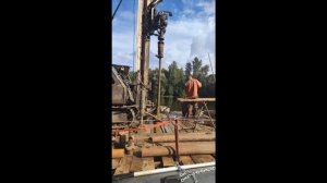 Бурение с пластикового понтона малогабаритной буровой установкой