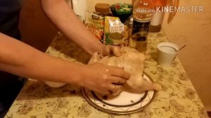 Курочка в духовке с румяной корочкой.
