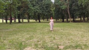 Платье с кружевом из крапивы