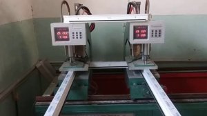 Автоматический 2 х головочный сварочный для пвх окон, как это работет