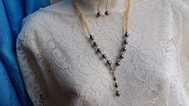 Колье из натуральных камней.