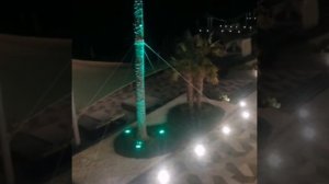 Ландшафтная подсветка деревьев светильниками Ondelight ARC CUBO L RGBW.