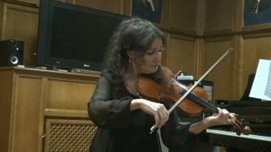 ЭЛЬМИРА    ХЕЧИКЯН "   СКРИПАЧКА   ИЗ  ДРУГОГО    ИЗМЕРЕНИЯ "