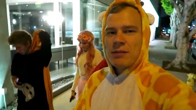 ХЭЛЛОУИН ПАРАД В АМЕРИКЕ! ЛОС-АНДЖЕЛЕС смотреть онлайн