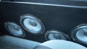 Gladen Audio SQX and Zero Pro speakers test in my newly built MDF door! Crystal clear in live!