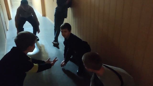 Starlink в нашем центре, турник скалолаза , компьютерная сборка, укрепляем ноги стульчиком смотреть онлайн