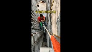 Лебедка электрическая для промышленного альпинизма, альпинистское снаряжение.