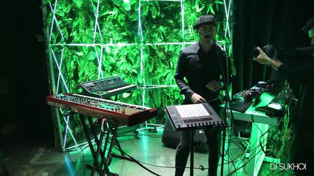 DJ Sukhoi - Digital Garden (Live Performace) смотреть онлайн