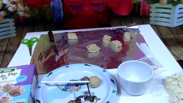 Готовим детские сладости кейк попсы Cake Pops kids making смотреть онлайн
