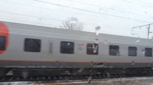 Поезд № 30 Калининград-Москва Вязьма. Проезжает поезд Москва-Берлин-Париж - 6 января 2018