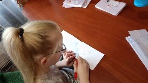 Проверяю контрольные работы по математике 2Б класса.