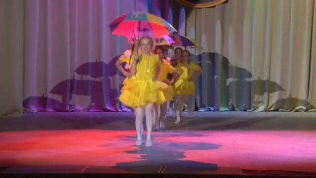 Танец с зонтиками "Прогулка под дождем" смотреть онлайн