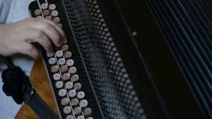 "Жили у бабуси два веселых гуся" Разбор песен на баяне ноты и аккорды.