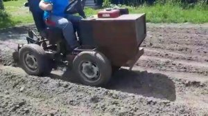 Самодельный минитрактор. Испытание "ежей".