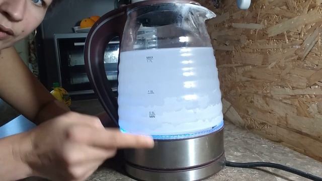 Как удалить,НАКИПЬ в ЧАЙНИКЕ! смотреть онлайн