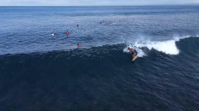 The Most Playful Right-hander - Shipwrecks - Nusa Lembongan - RAWFILES - 31/AUG/2021 - 4K смотреть онлайн