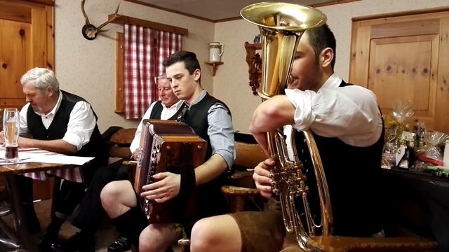 Aufgrembed Titel: Für`n Vater 20 11 2016 смотреть онлайн