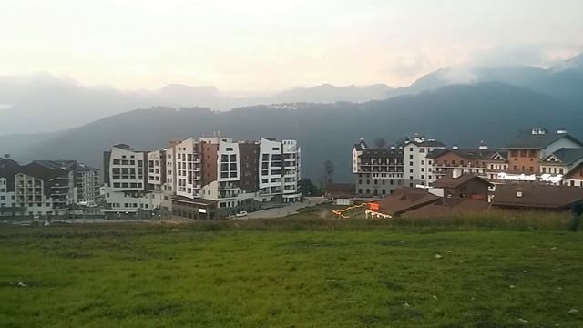 Вид на Rosa Springs и соседние дома. (Вечер 30 июля 2016) смотреть онлайн