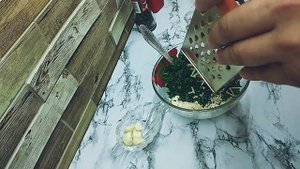 Сочный Цыпленок табака. Чесночный соус