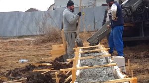 Выпуск №22 Заливка свайно-ростверкового фундамента. Сваи заполнились водой -  Решение.