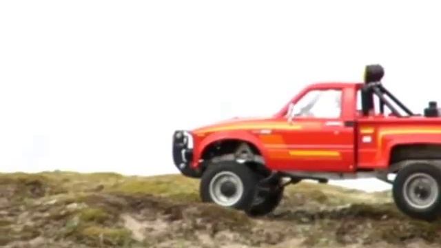 Tamiya Toyota Hilux 4x4 Pick Up смотреть онлайн