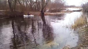 Лодка из ПВХ трубы и пленки, спуск на воду