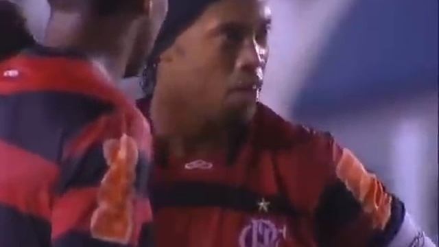 Ronaldinho Free Kick Goal - Ronaldinho vs Santos 2011 смотреть онлайн