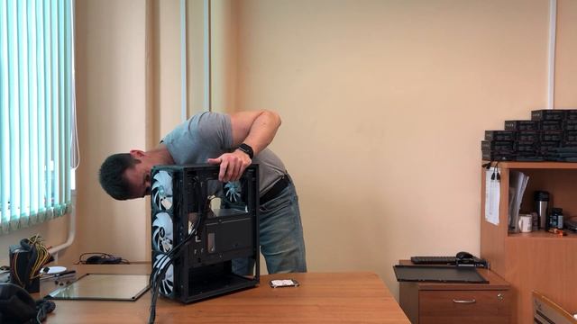 Обзор корпуса zalman N4. Идеальный корпус для плотинка CHIA. смотреть онлайн