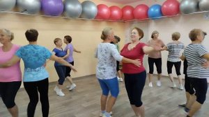 Разучивание  бального танца «Осенний вальс»