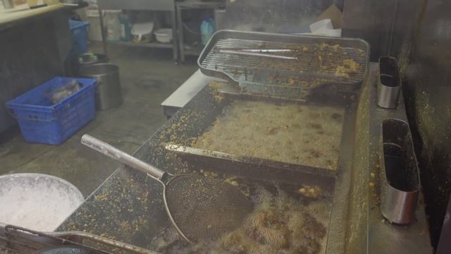 Я.У.Е. - Жареный цыпленок во фритюре, уличная еда в Японии... смотреть онлайн