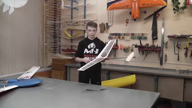 Радиоуправляемый метательный планер Кресова Никиты смотреть онлайн