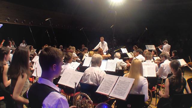 A. Glazunov: Houslový koncert a moll смотреть онлайн