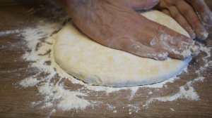 Пирог "Пятиминутка" на сковороде. Специально держу кефир в холодильнике для этого рецепта!