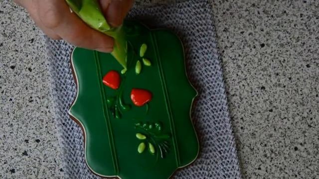 Роспись пряника. Изумрудная хохлома.