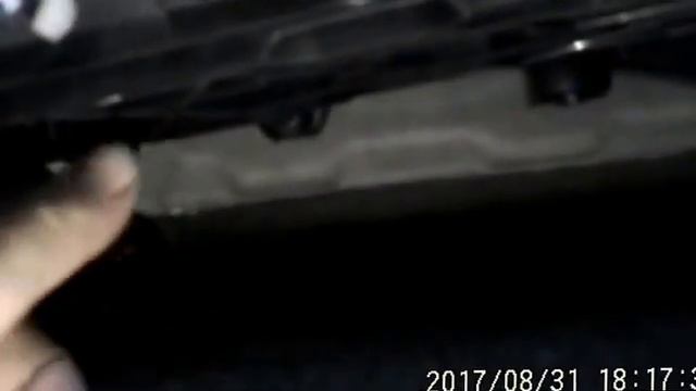 Cómo cambiar filtro del polen o habitáculo. VOLKSWAGEN PASSAT 2.0 FSI (B6 3C BVY) смотреть онлайн