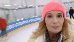 Открылась седьмая в городе Омске крытая ледовая арена!!!Мы на катке!!!!Ура!!!!!