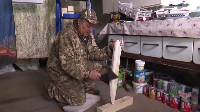 Красноярец мастерит модели самолётов из дерева смотреть онлайн