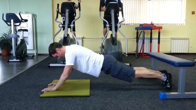 Опускание на локти: ноги на скамье, руки на полу | Sliderlife.ru - Спортивная Социальная сеть смотреть онлайн