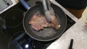 Готовим чак ролл, стейк из пятерочки. Стейк Чак Ролл от мираторг