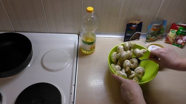 ЖАРЕНЫЕ ГРИБЫ ШАМПИНЬОНЫ//ПРОСТОЙ БЫСТРЫЙ РЕЦЕПТ ПРИГОТОВЛЕНИЯ ГРИБОВ