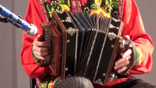 Саратовская гармошка. Фантазия на тему русских народных песен. Гармонист С.Шалимов. смотреть онлайн